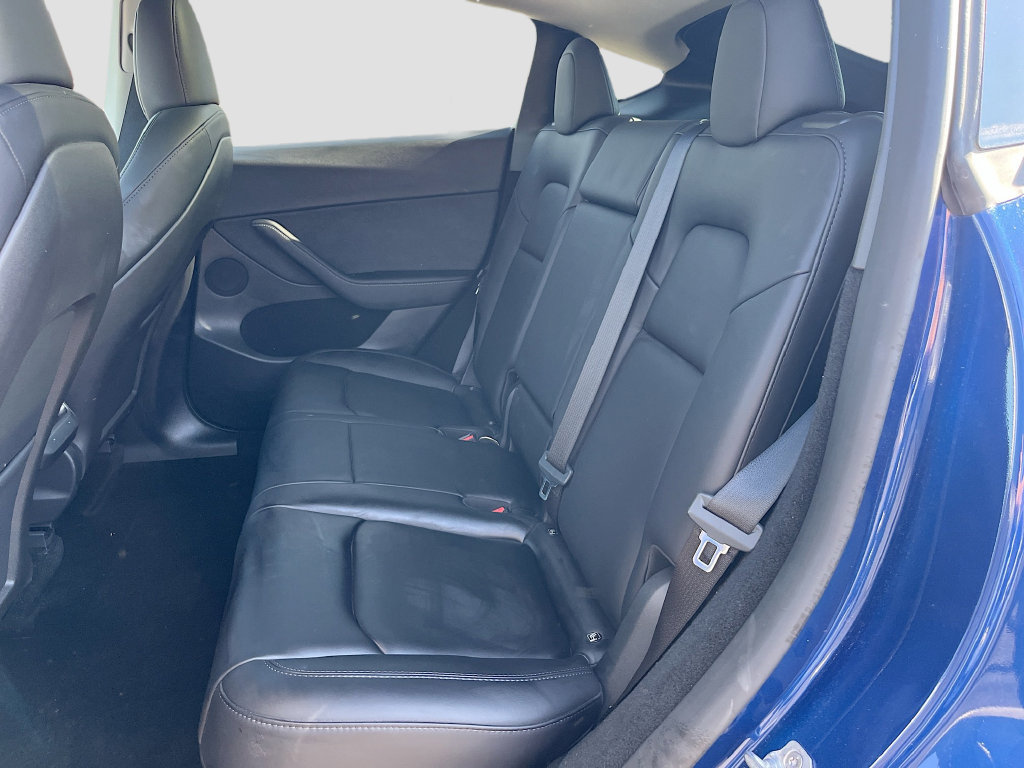 Used 2024 Tesla Model Y Long Range AWD/4WD image 25