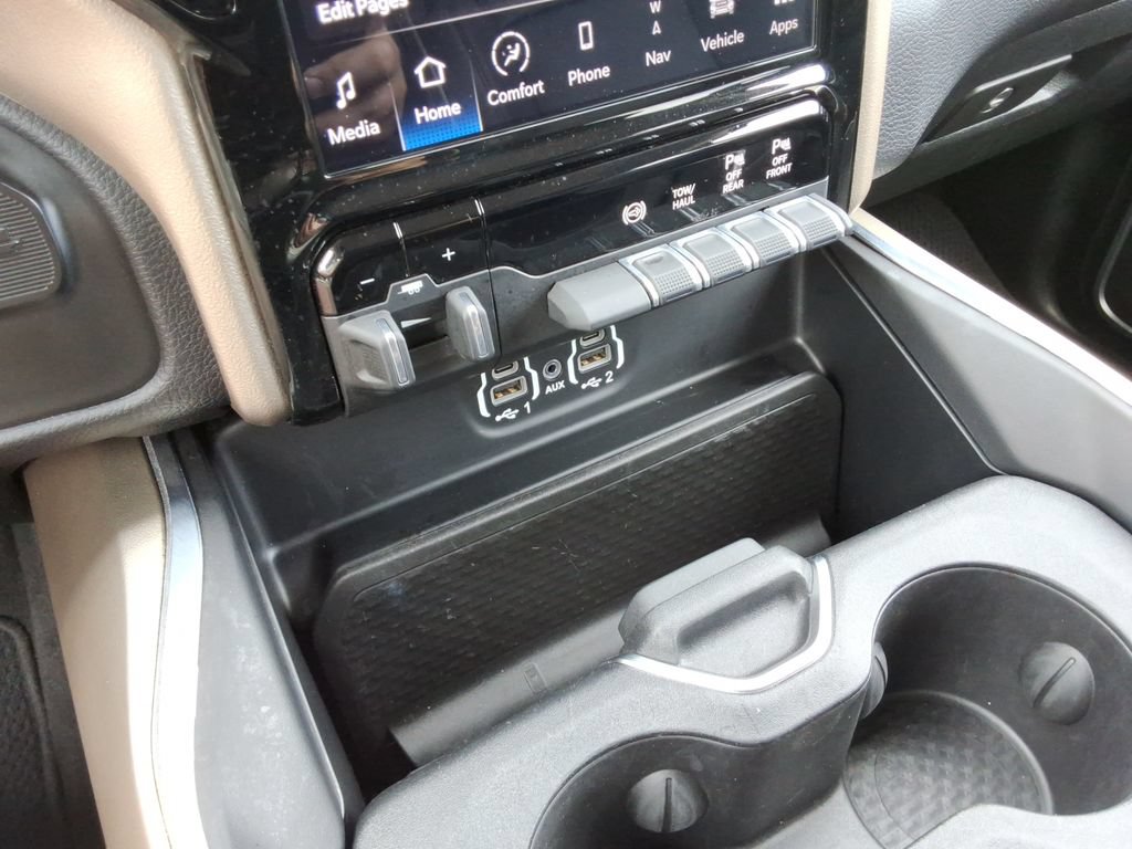 Used 2024 RAM 3500 Laramie AWD/4WD image 33