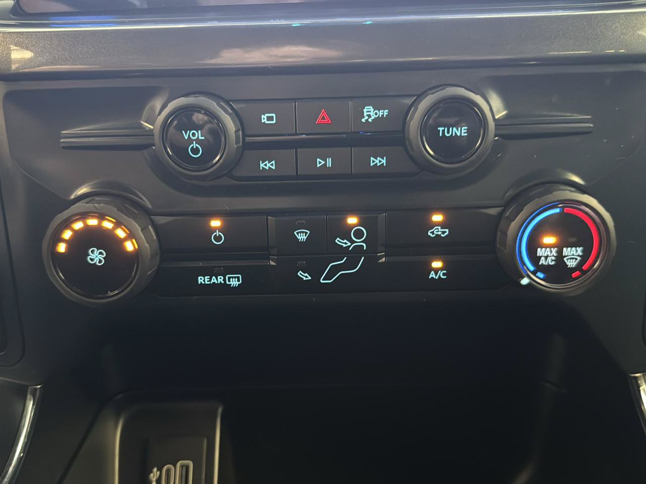 Used 2025 Ford F150 STX w/ STX Black Appearance Package AWD/4WD image 14