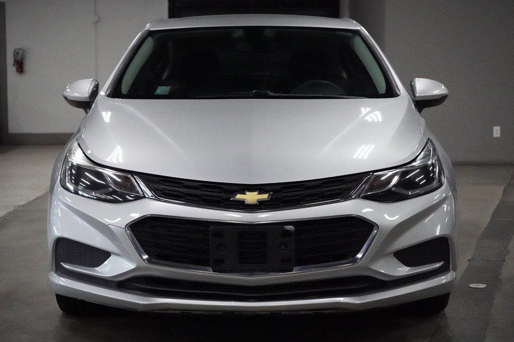 Used 2017 Chevrolet Cruze LT w/ Convenience Package FWD image 8