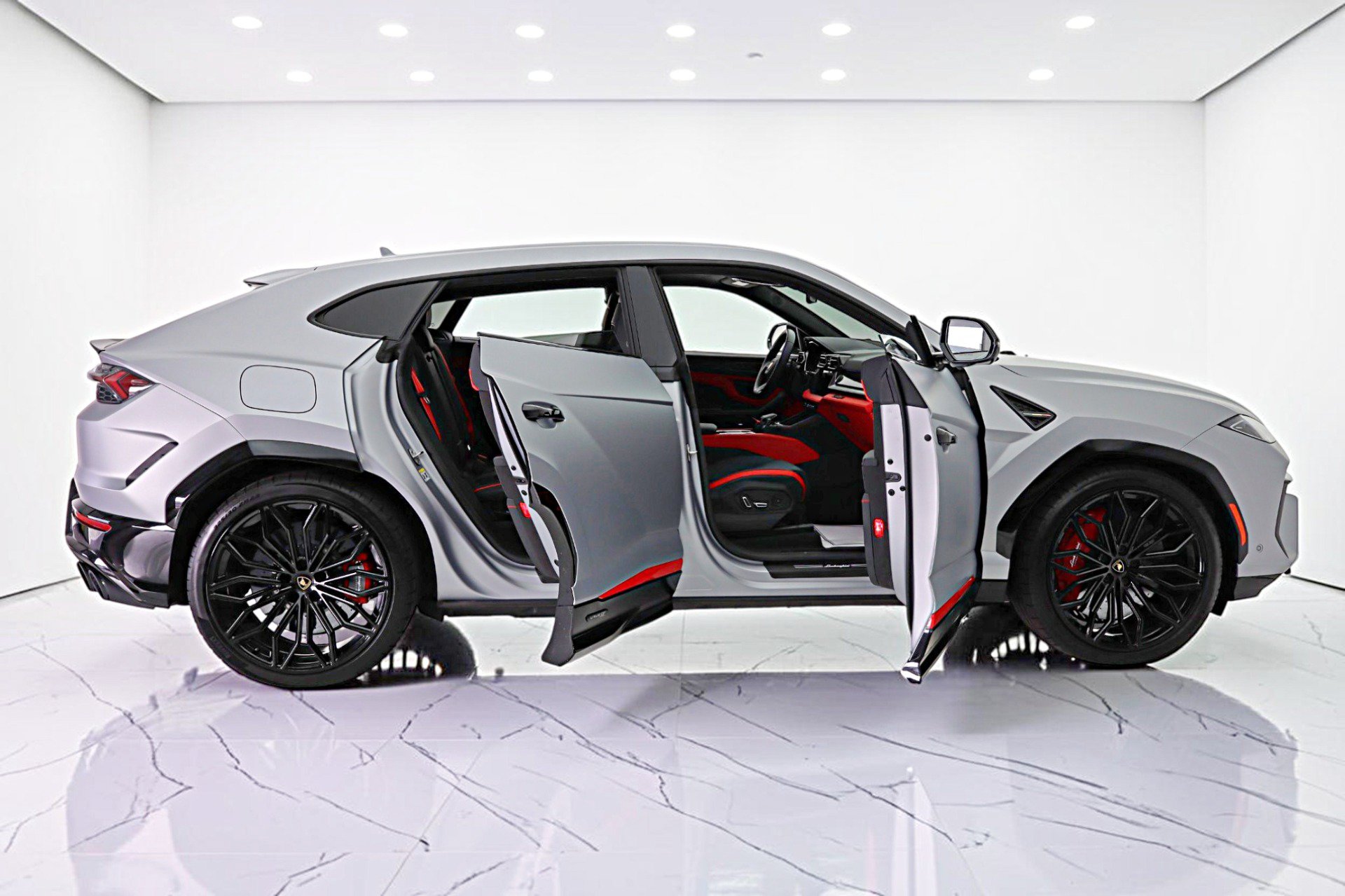 Used 2025 Lamborghini Urus S AWD/4WD image 13