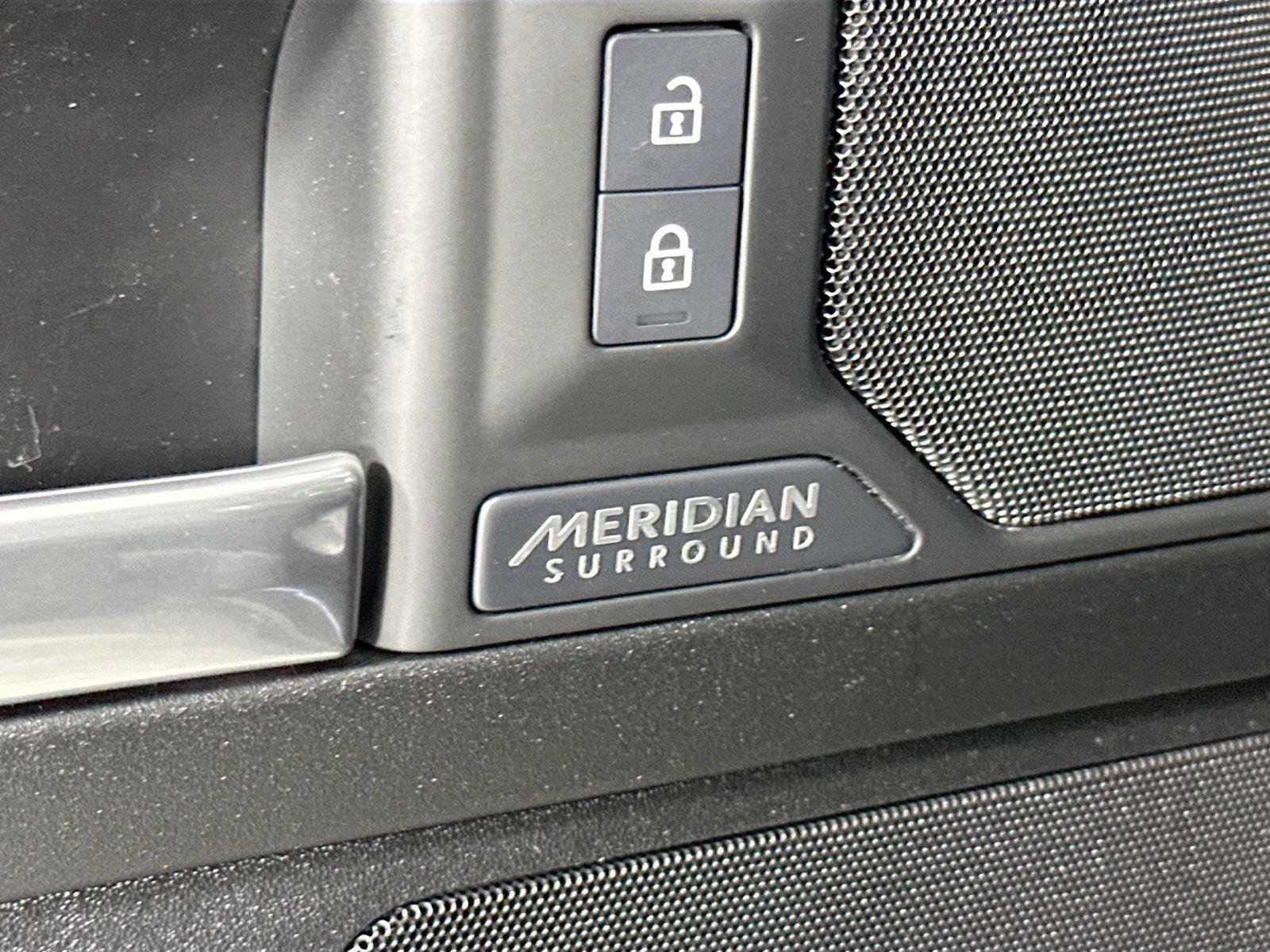 Certified 2025 Land Rover Defender 110 X AWD/4WD image 22