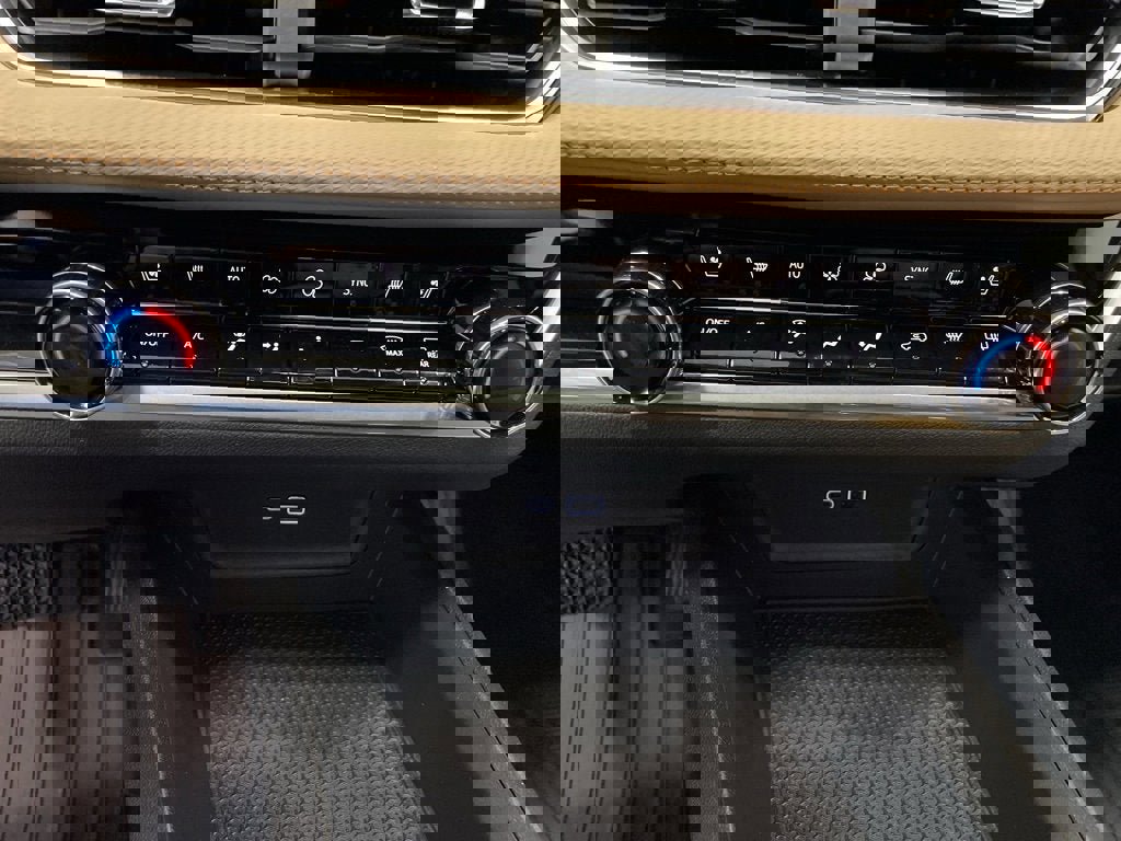 New 2026 Chevrolet Equinox ACTIV w/ Convenience Package III image 21