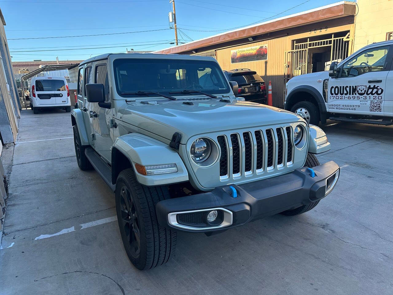 Used 2023 Jeep Wrangler Unlimited Sahara w/ Cold Weather Group AWD/4WD image 1