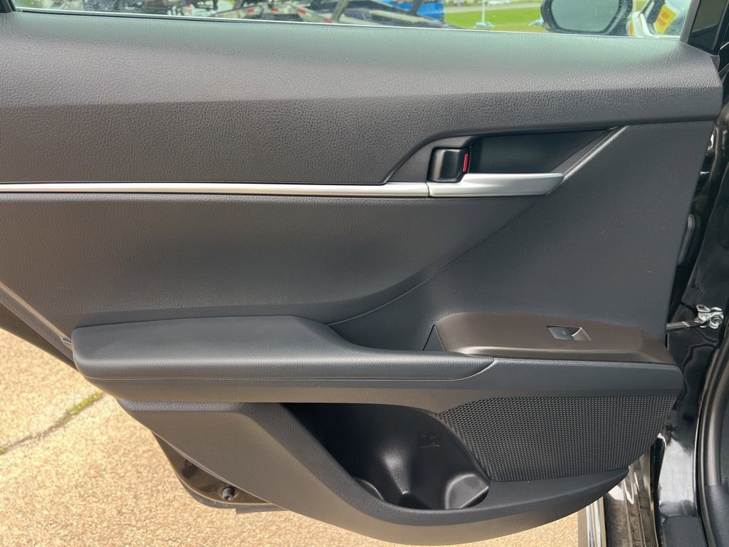 Used 2024 Toyota Camry SE FWD image 19