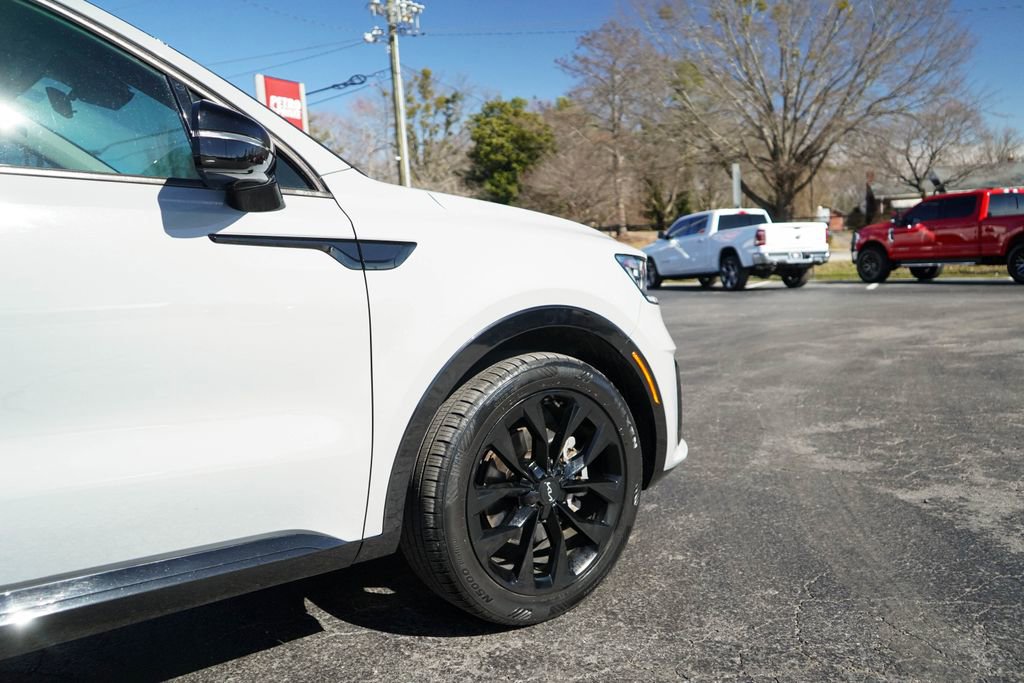 Used 2022 Kia Sorento SX image 11