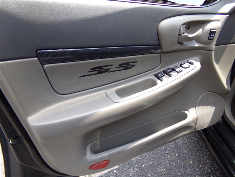 Used 2004 Chevrolet Impala SS w/ Preferred Equipment Group FWD image 46