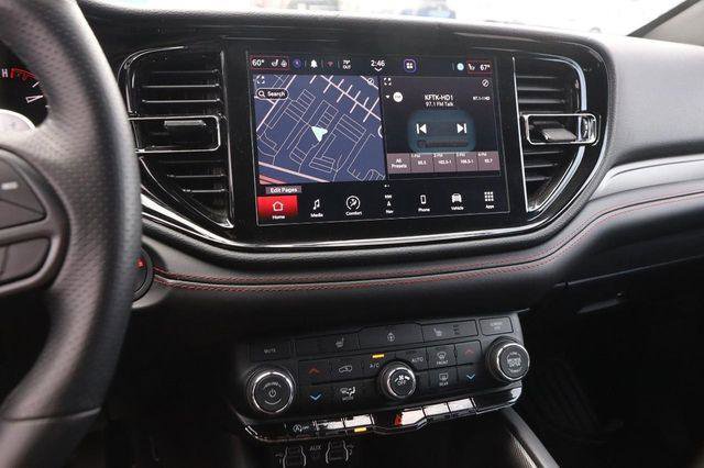 Used 2025 Dodge Durango GT image 17