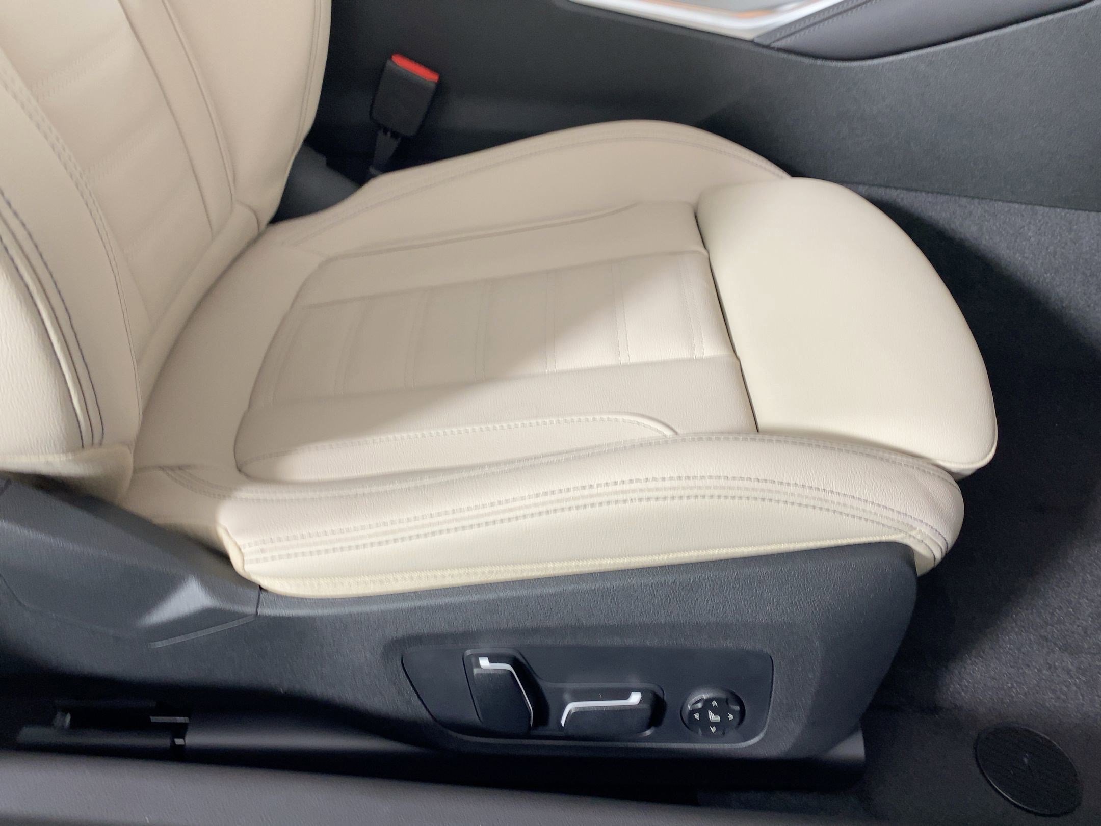 Used 2026 BMW 230i 230i (230i Coupe) w/ Premium Package image 31