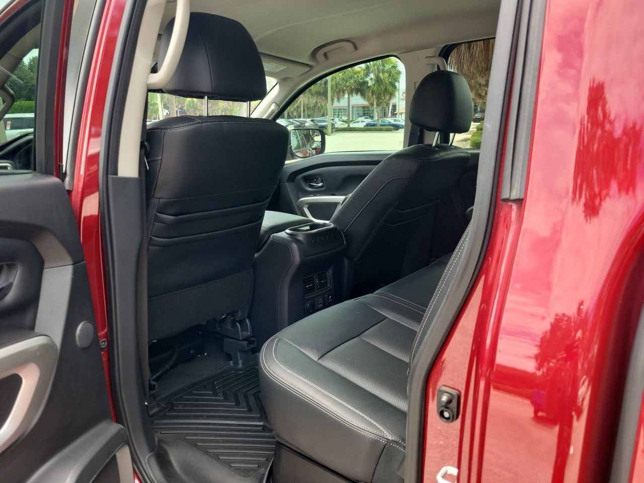 Used 2021 Nissan Titan SL AWD/4WD image 9
