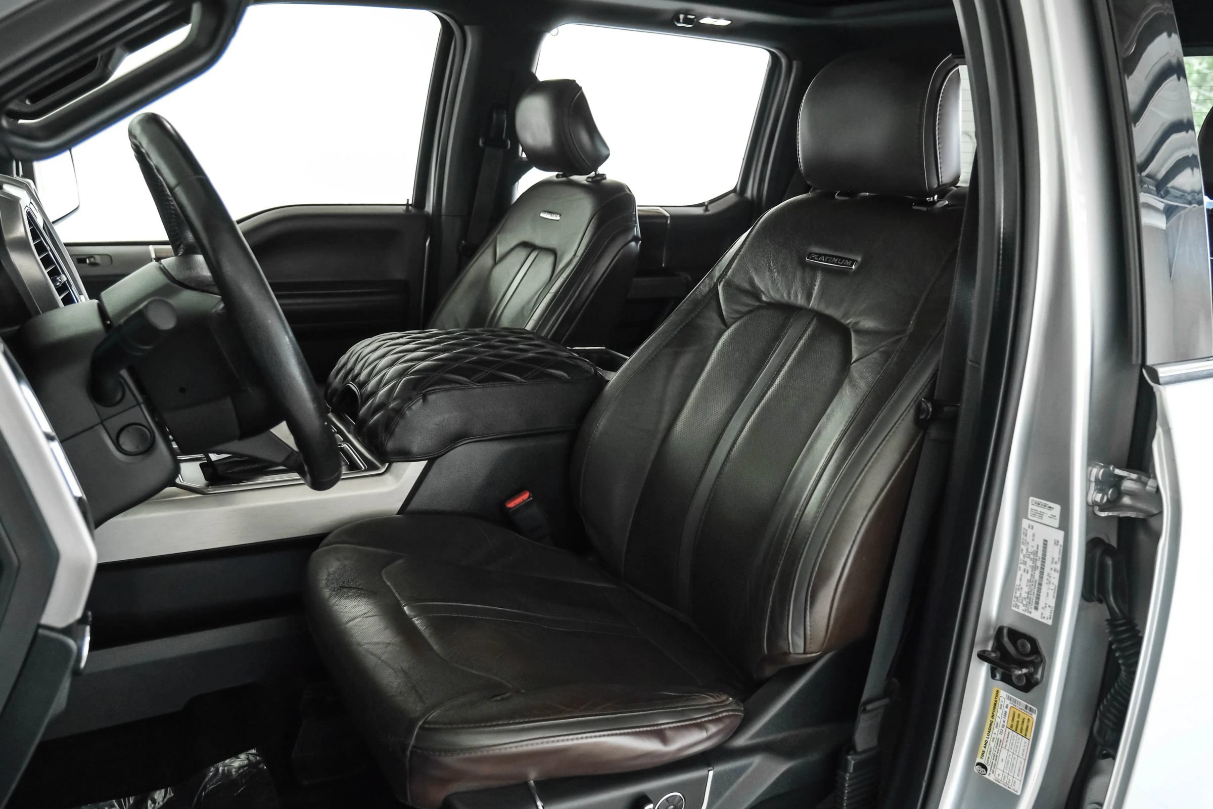 Used 2015 Ford F150 Platinum w/ Equipment Group 701A Luxury RWD image 25