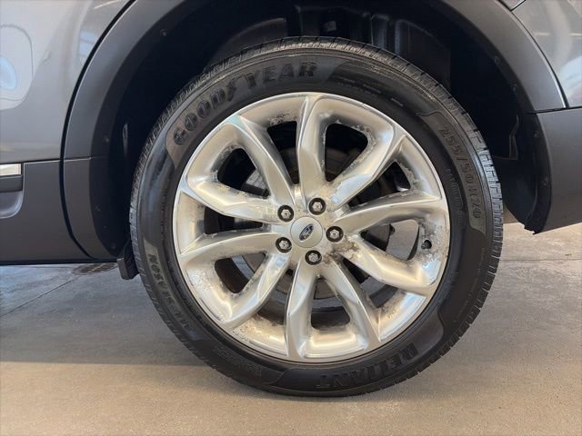 Used 2015 Ford Explorer XLT w/ Equipment Group 202B FWD image 8