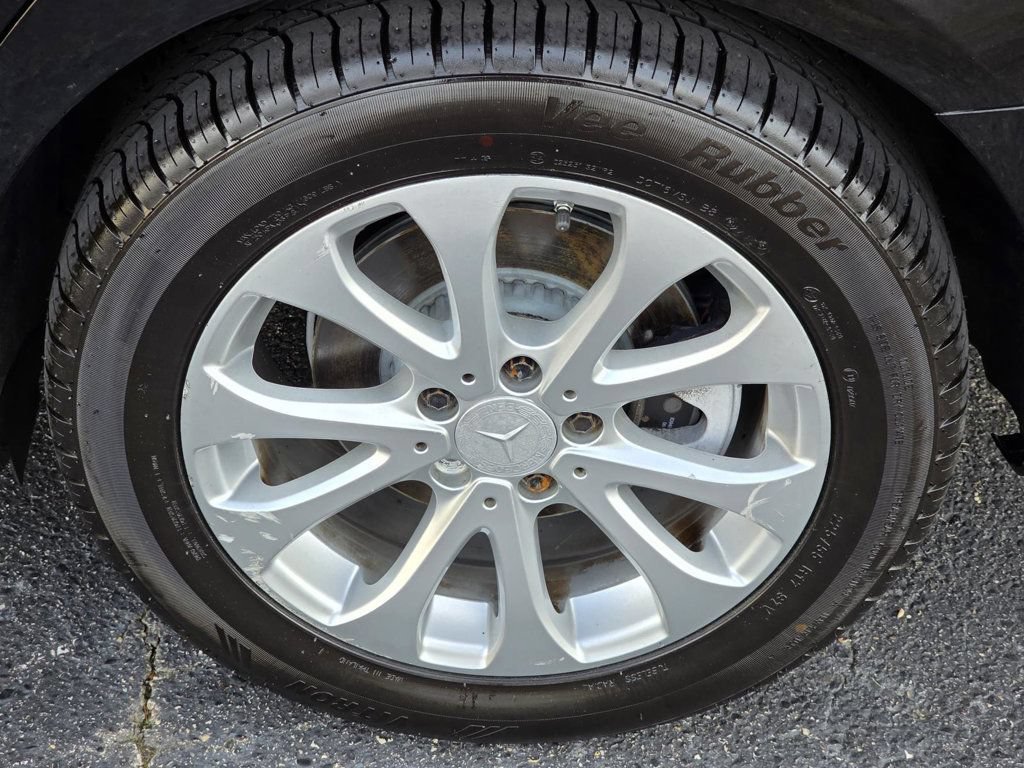 Used 2017 Mercedes-Benz E 300 image 33