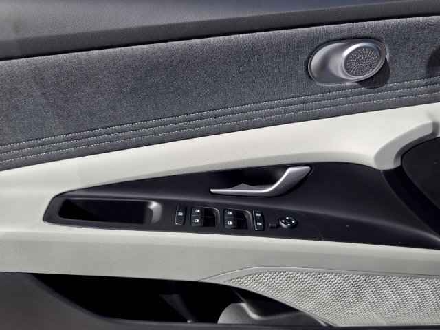 New 2026 Hyundai Elantra SEL Sport FWD image 14