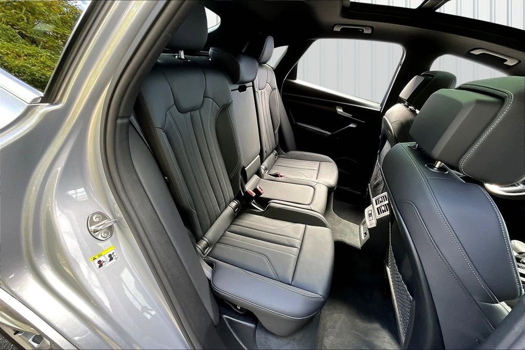 Used 2025 Audi Q5 2.0T Premium Plus w/ Premium Plus Package AWD/4WD image 25