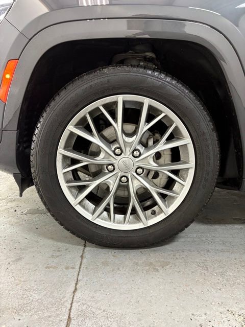 Used 2023 Jeep Grand Cherokee Summit w/ Adv Protech Group IV image 12