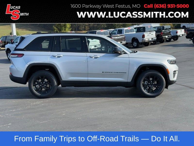 New 2025 Jeep Grand Cherokee Altitude image 1