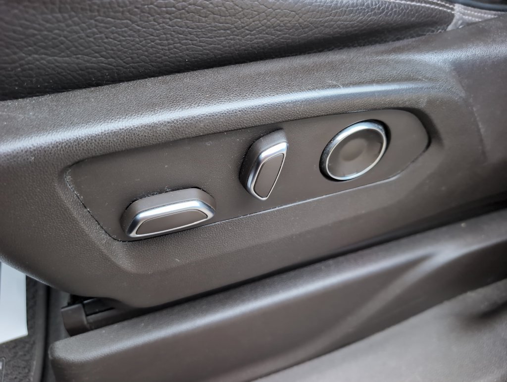 Used 2021 GMC Yukon Denali AWD/4WD image 19