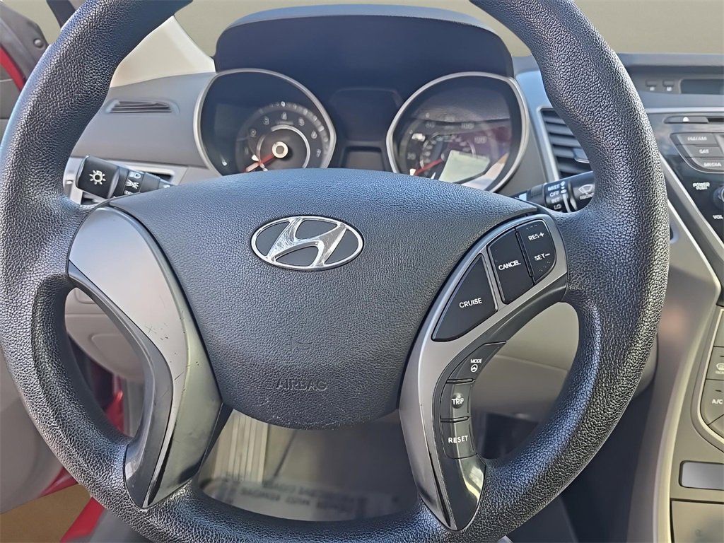 Used 2014 Hyundai Elantra SE image 22