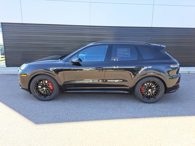 New 2026 Porsche Cayenne GTS image 2