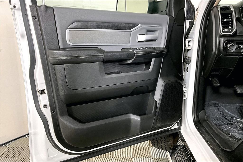 Used 2020 RAM 3500 Big Horn image 23