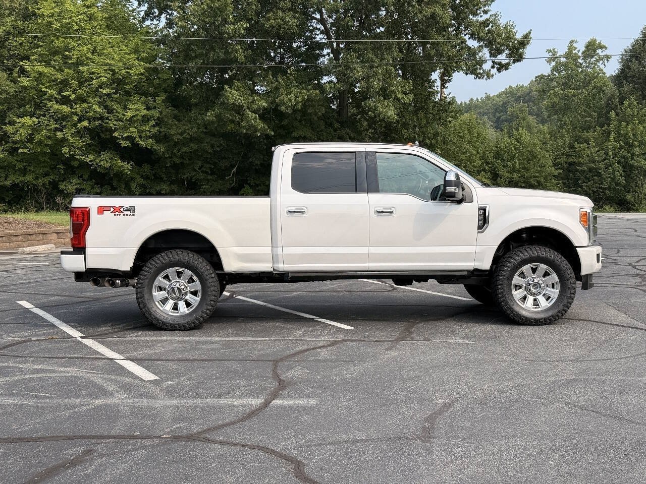 Used 2019 Ford F250 Platinum w/ Platinum Ultimate Package AWD/4WD image 2