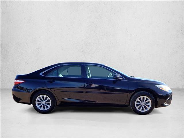 Used 2017 Toyota Camry LE image 5