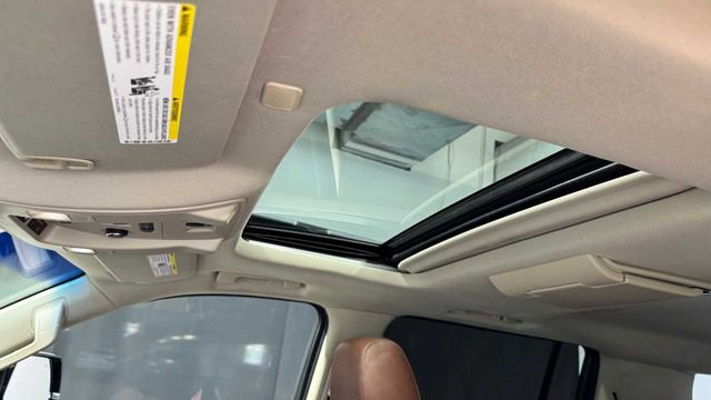 Used 2018 Cadillac Escalade ESV Premium Luxury image 32