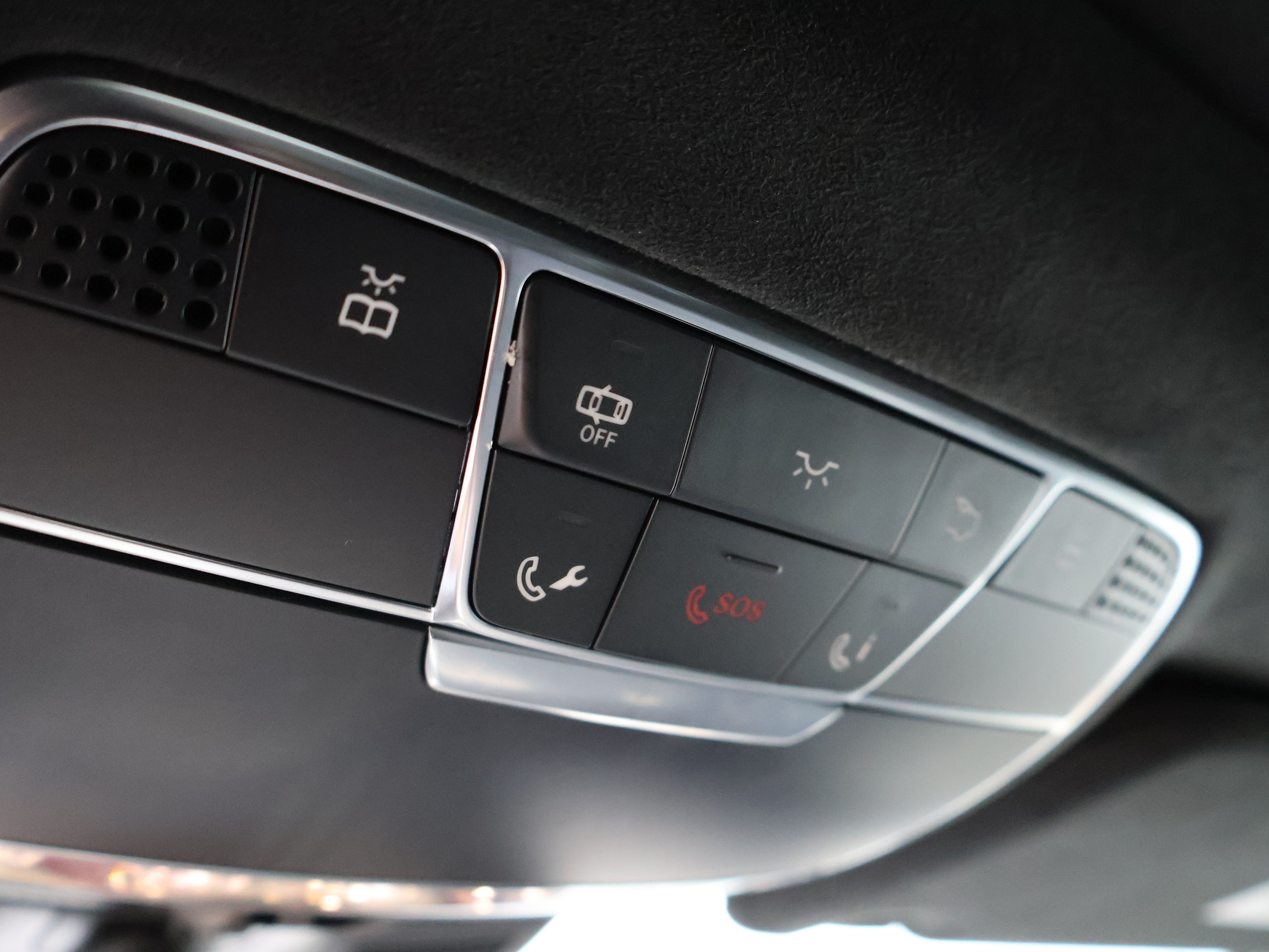 Used 2018 Mercedes-Benz S 560 Sedan w/ AMG Line Exterior image 32