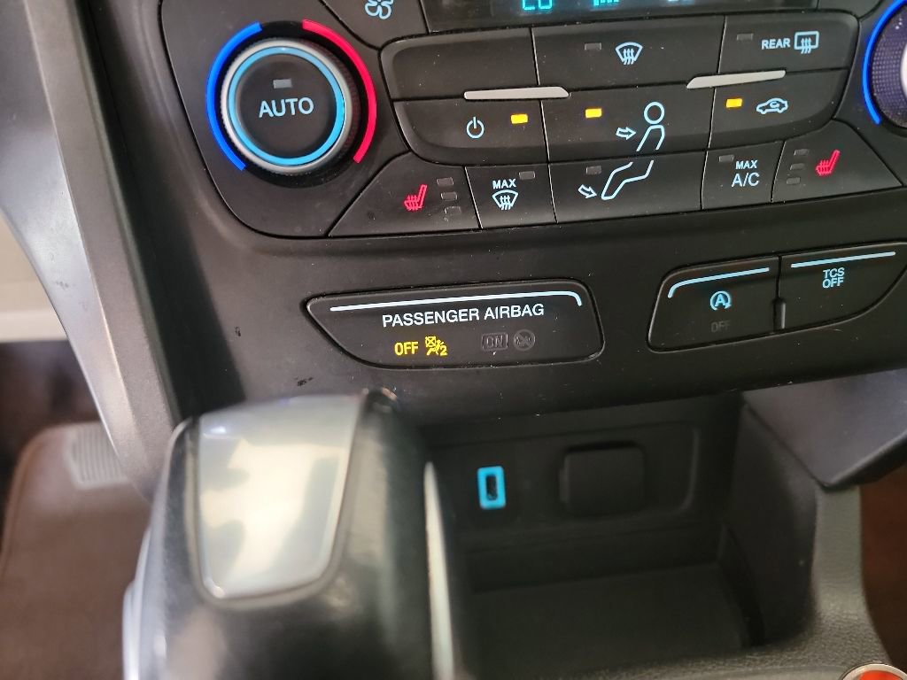 Used 2019 Ford Escape SEL AWD/4WD image 16