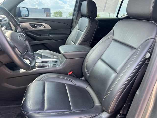 Used 2022 Chevrolet Traverse LT w/ Midnight/Sport Edition AWD/4WD image 23