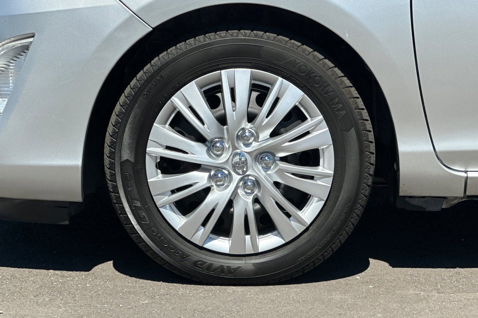 Used 2015 Toyota Prius C Two image 33