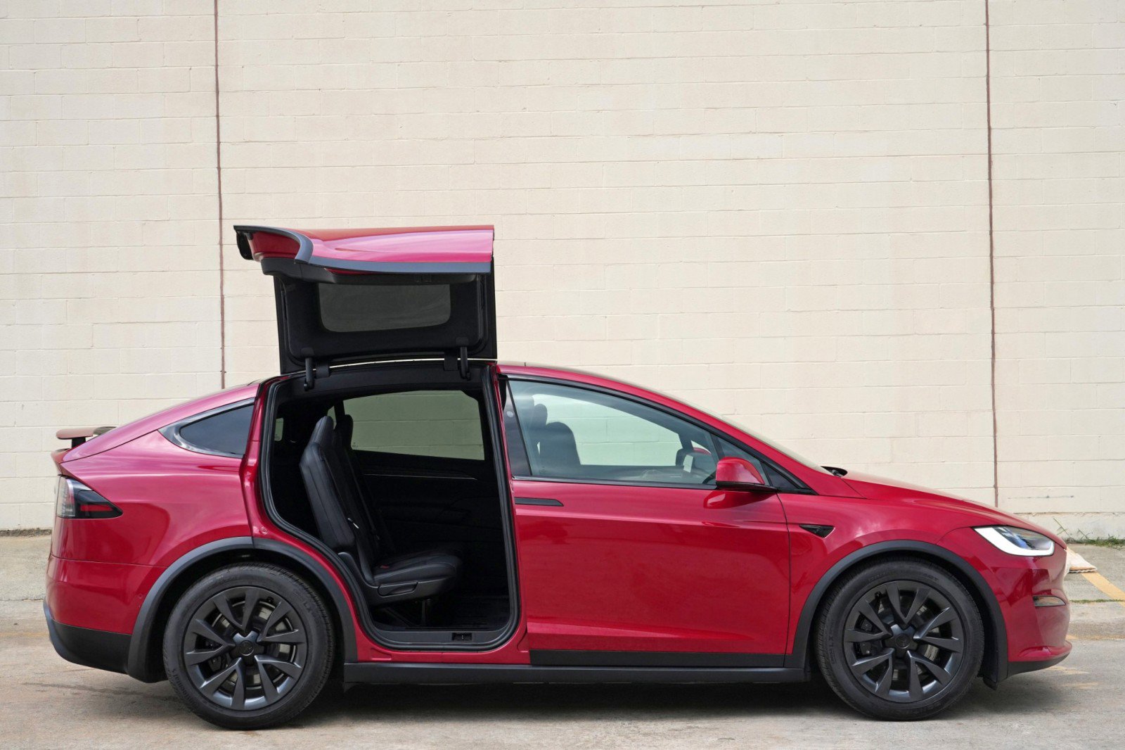 Used 2023 Tesla Model X AWD/4WD image 54