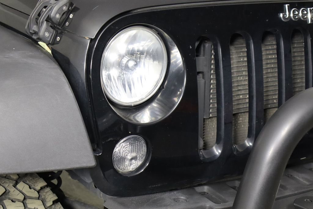 Used 2015 Jeep Wrangler Sport image 32