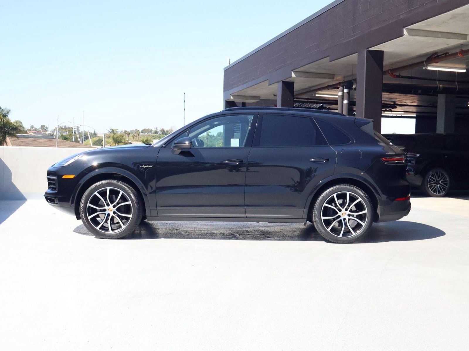 Certified 2023 Porsche Cayenne E-Hybrid video 2