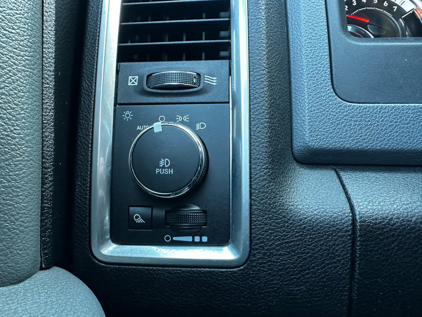 Used 2019 RAM 1500 Classic Warlock w/ Electronics Group AWD/4WD image 19