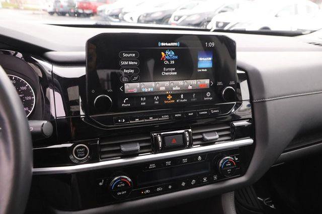 Used 2024 Nissan Pathfinder SL w/ SL Premium Package image 18