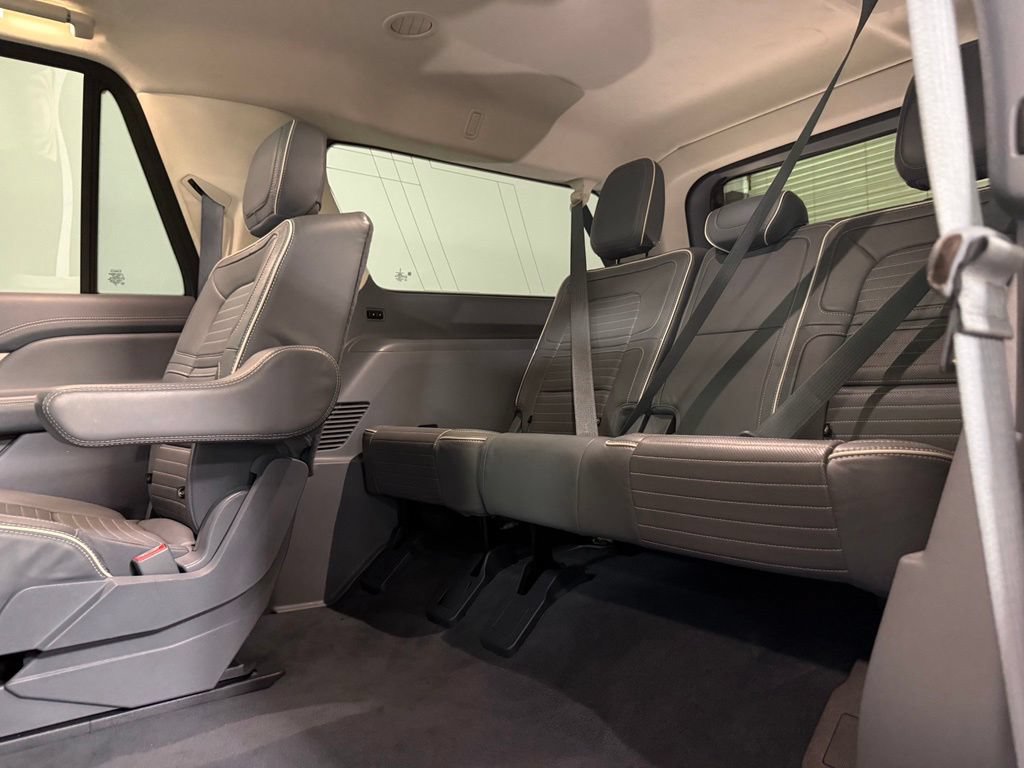 Used 2022 Lincoln Navigator L Black Label AWD/4WD image 11
