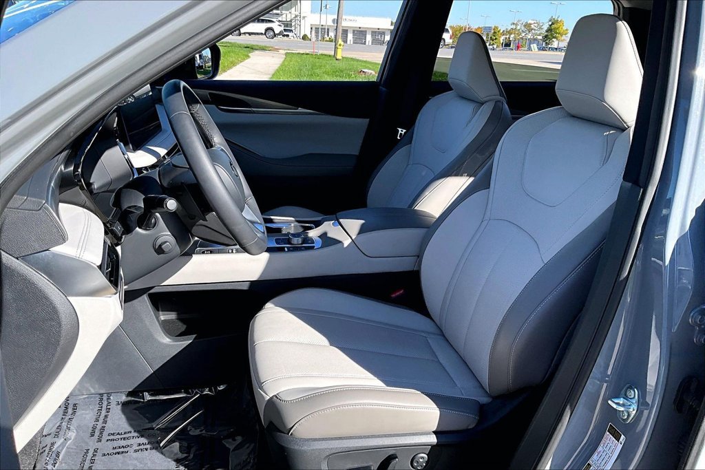 Certified 2027 INFINITI QX60 Luxe w/ Cargo Package AWD/4WD image 15