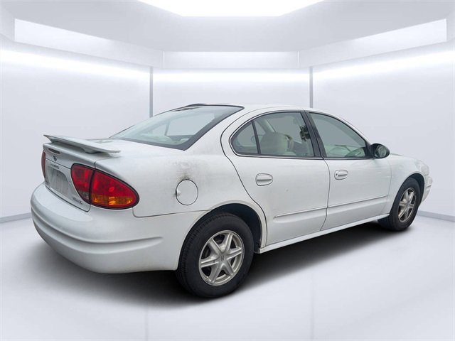 Used 2004 Oldsmobile Alero GL image 3