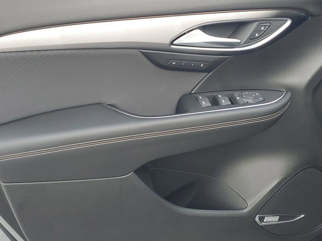 Used 2025 Buick Envision Sport Touring image 41