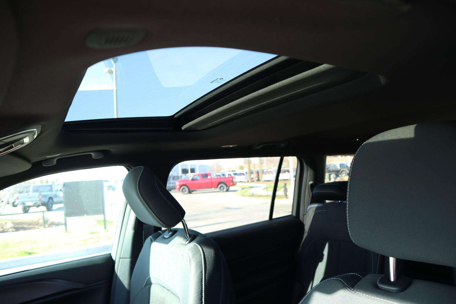 New 2026 Jeep Grand Cherokee L Laredo image 16