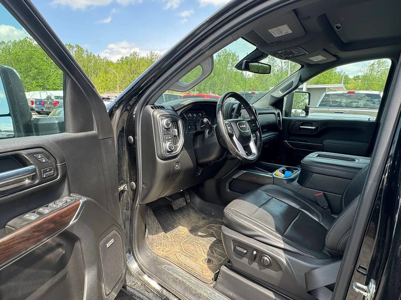 Used 2020 GMC Sierra 2500 SLT w/ SLT Premium Plus Package AWD/4WD image 5