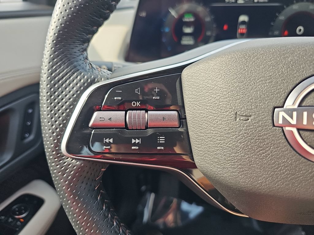 Used 2023 Nissan Ariya AWD image 17