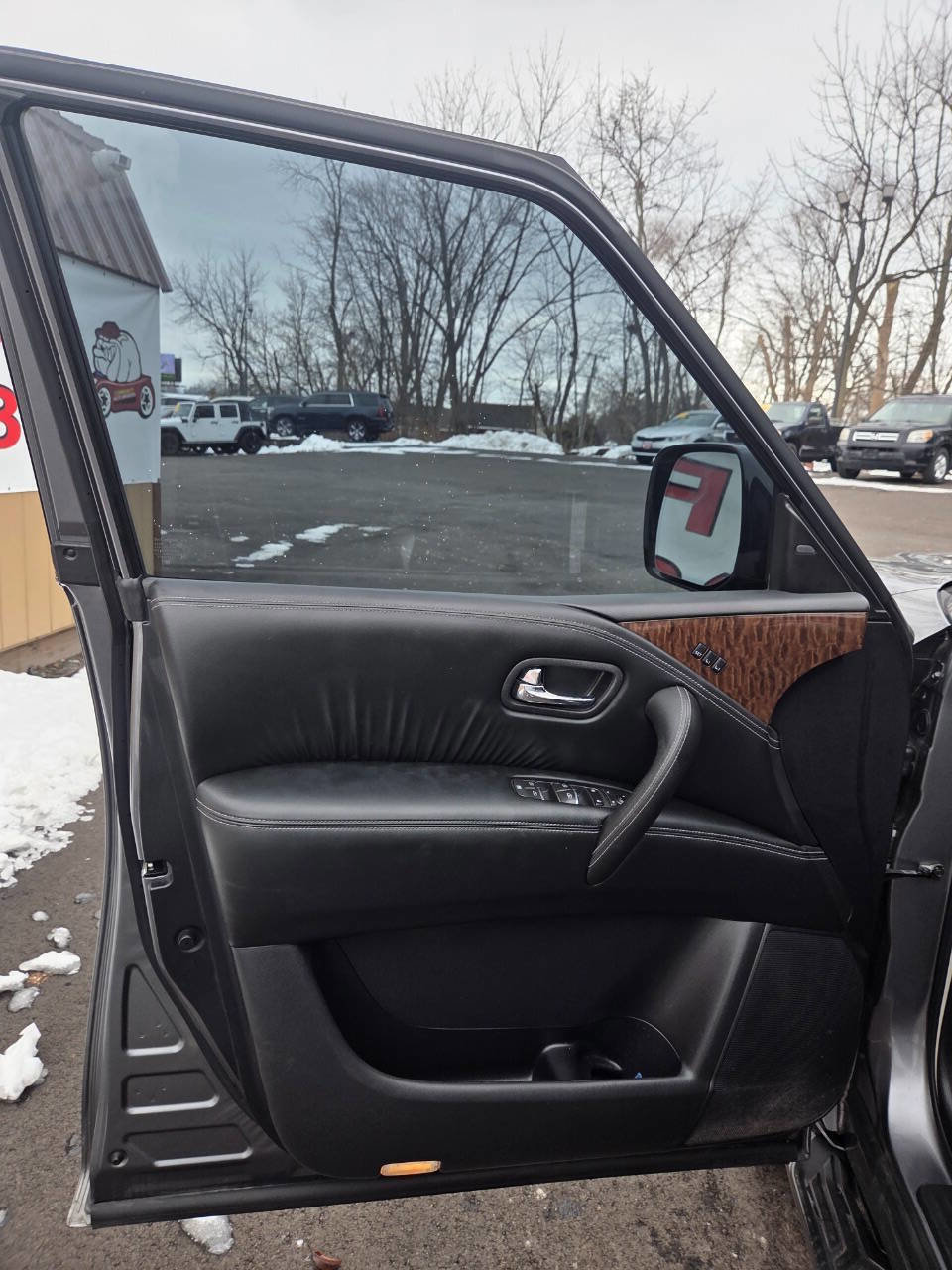 Used 2017 Nissan Armada Platinum image 9