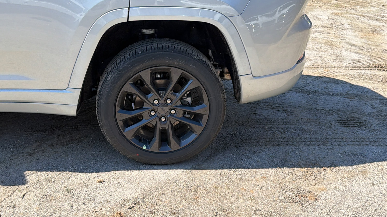 New 2026 Jeep Grand Cherokee Limited AWD/4WD image 12