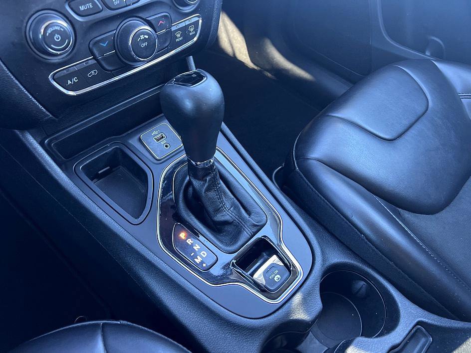 Used 2019 Jeep Cherokee Altitude image 17