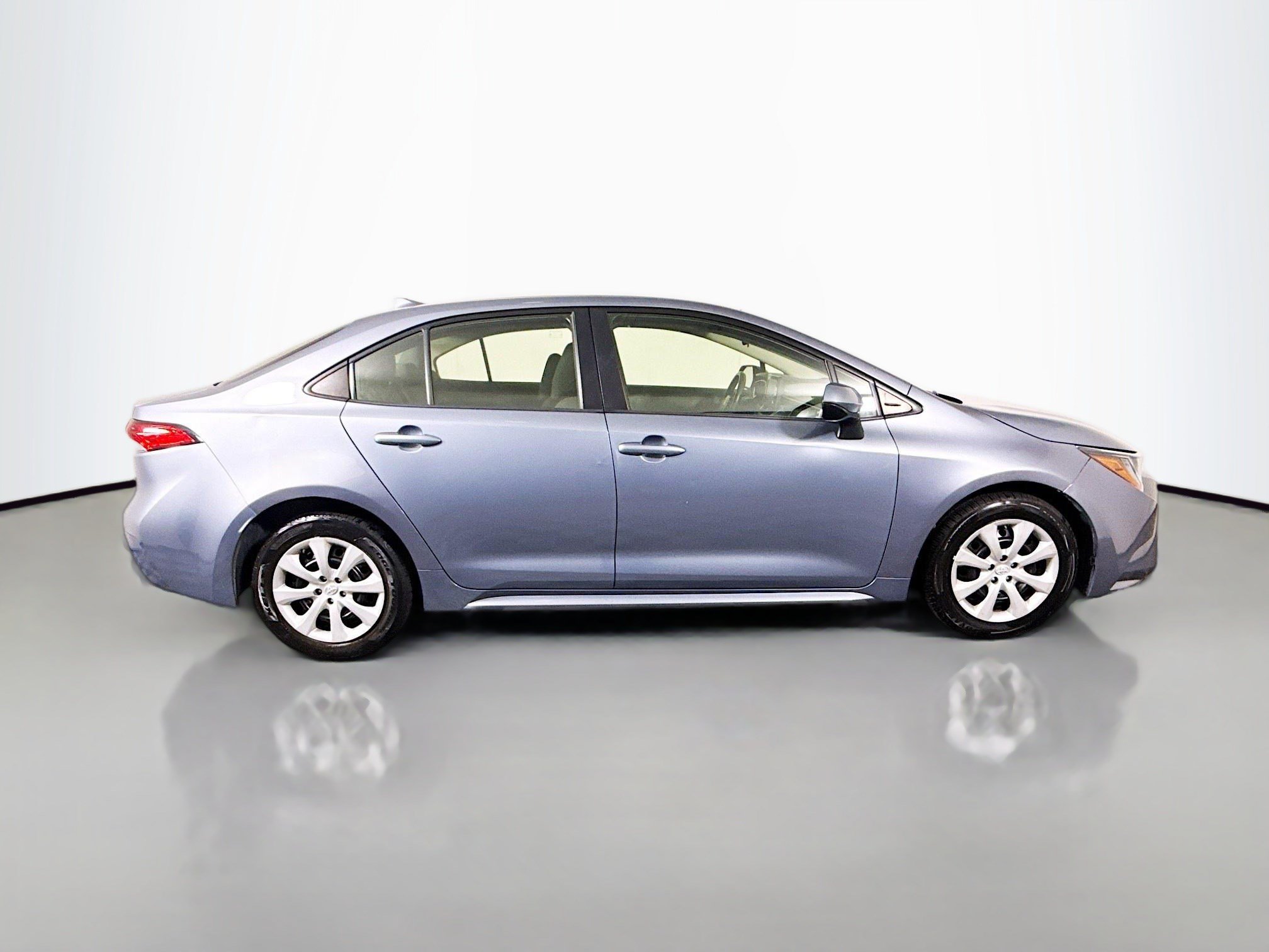 Used 2022 Toyota Corolla LE FWD image 11