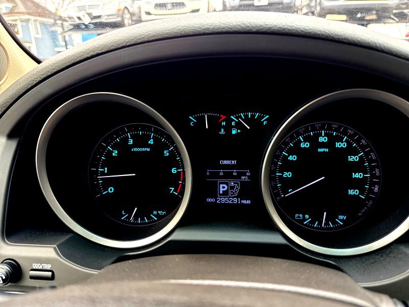 Used 2011 Toyota Land Cruiser w/ Upgrade Pkg image 17