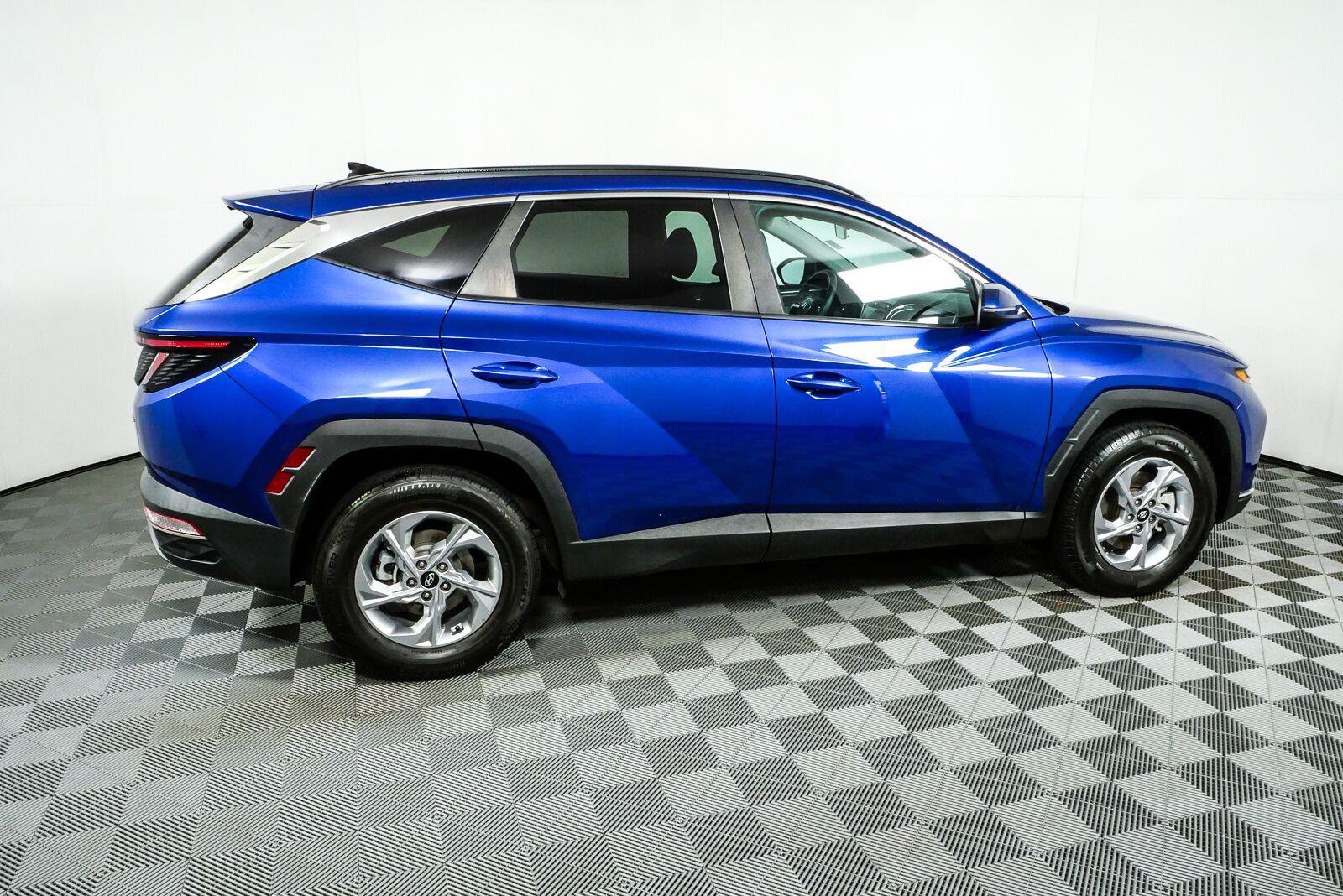 Used 2023 Hyundai Tucson SEL AWD/4WD image 2